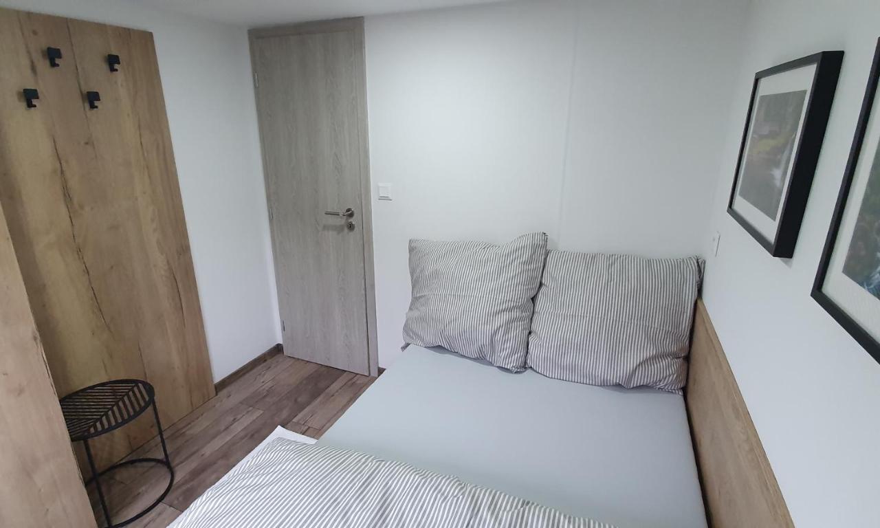 Liptov Mobile House Villa ลิฟตอฟสกีมิคูลาช ภายนอก รูปภาพ
