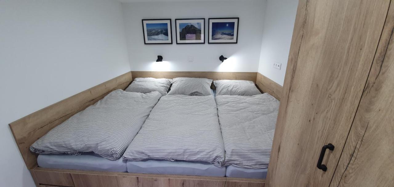 Liptov Mobile House Villa ลิฟตอฟสกีมิคูลาช ภายนอก รูปภาพ