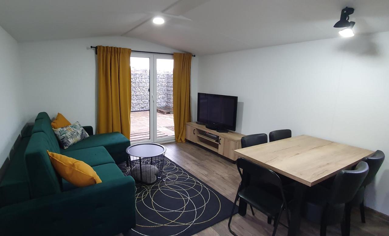 Liptov Mobile House Villa ลิฟตอฟสกีมิคูลาช ภายนอก รูปภาพ